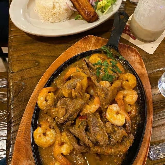 Carne Tampiqueña Con Camarones.